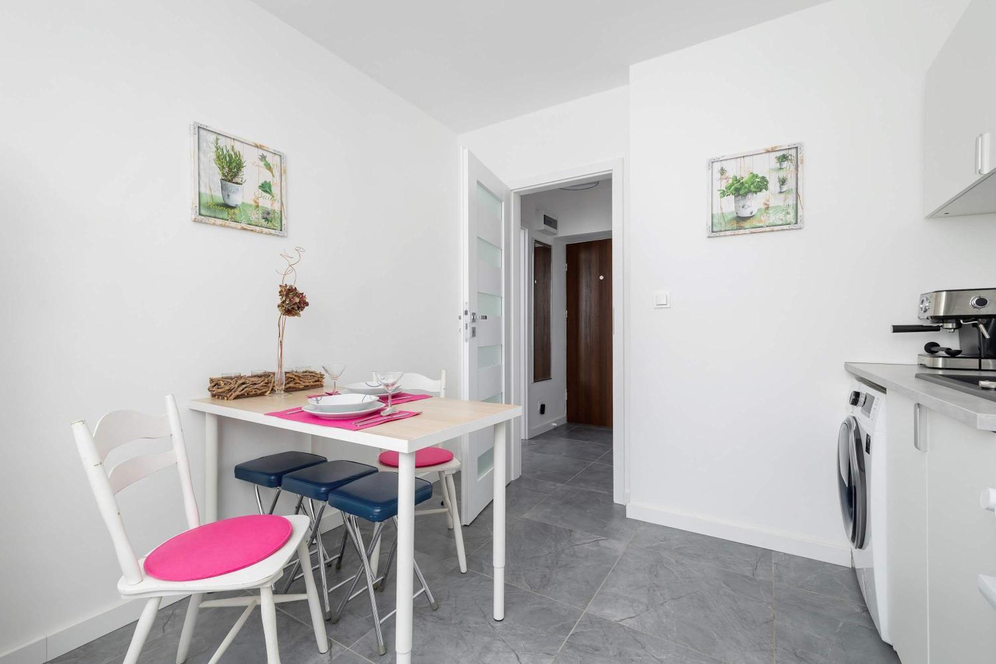Colorful Studio Near The Spodek Arena In Katowice By Noclegi Renters Экстерьер фото